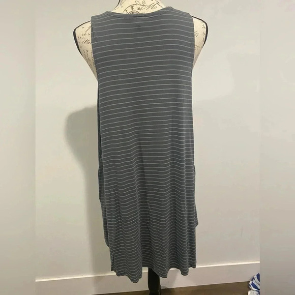 RVCA Tshirt dress with pockets. Size small - Picture 3 of 6